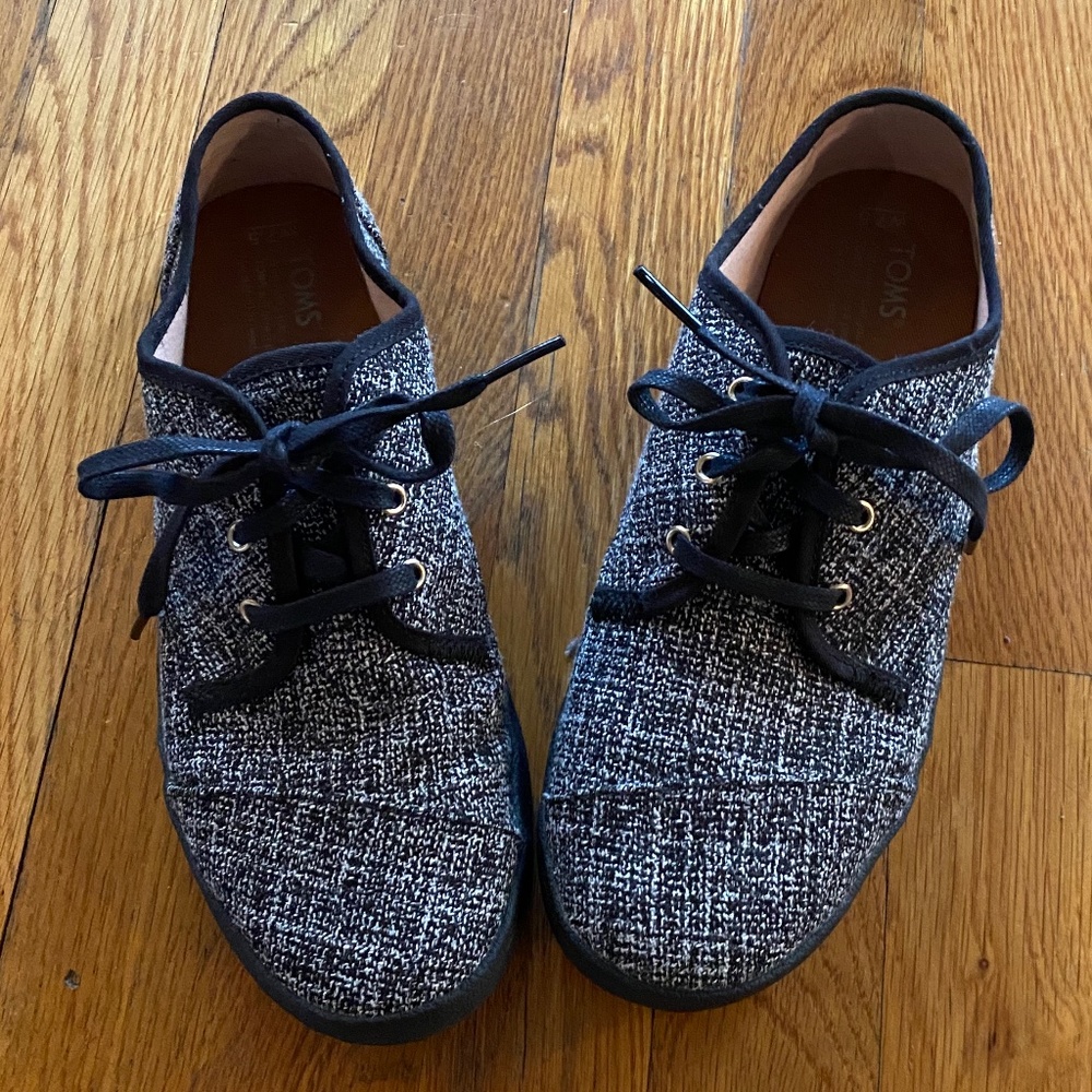 Toms Paseo Black two-tone woven lace up sneakers sz 7.5